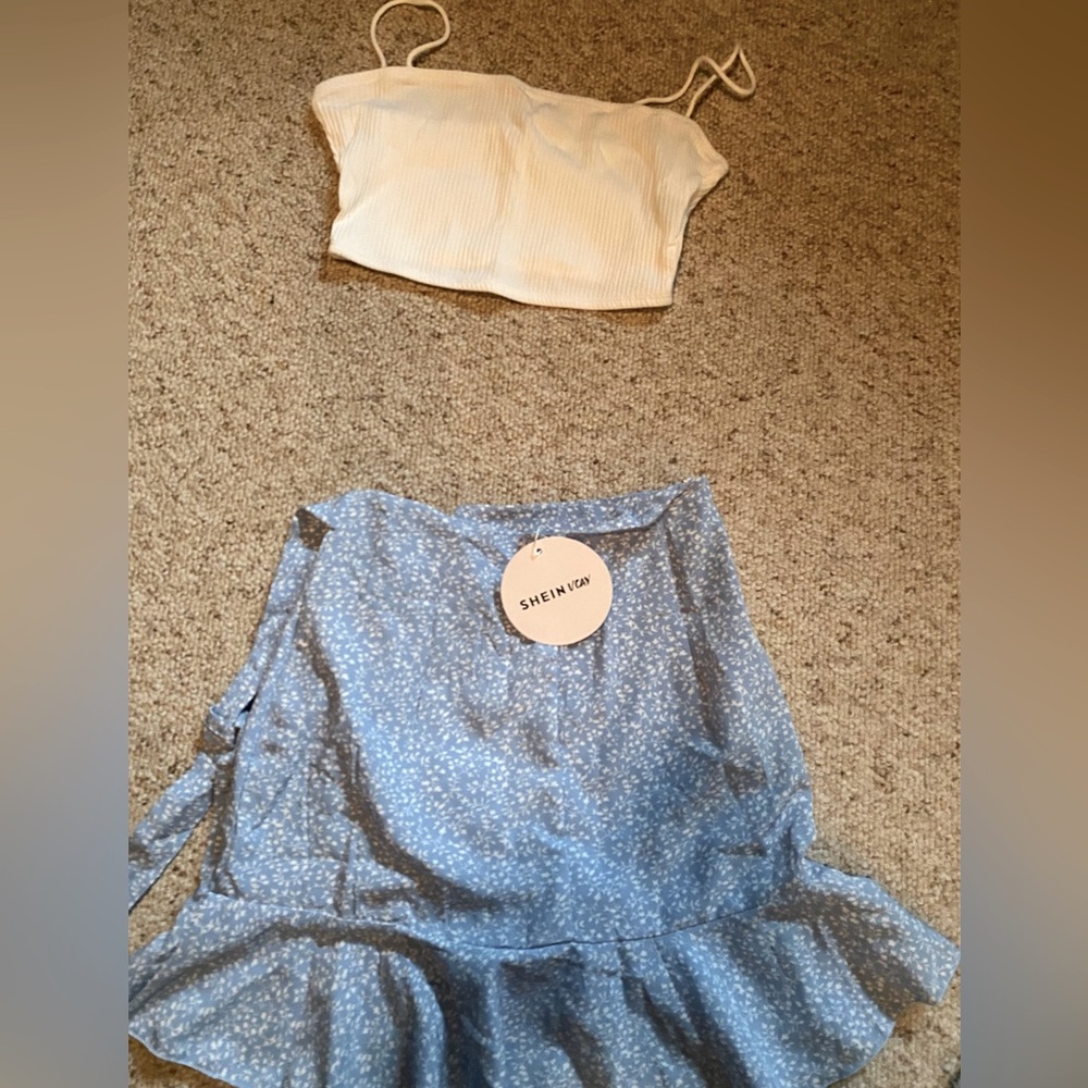 Women’s two piece, summer outfit, crop top with med length skirt, super cute!  S